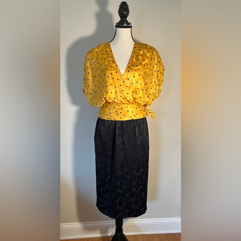 Saint Remei Silk Dress. Size 12. Yellow black. Matching jacket sold separately.